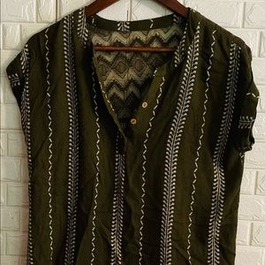 Sweet Wanderer woman’s blouse size medium p1